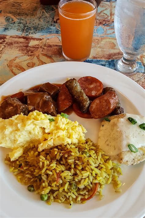 Tiki Terrace Buffet Breakfast (Lahaina, Hawaii) - Ang Sarap
