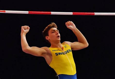 The inaugural record, 4.05 metres by sun caiyun of china set in 1992, was the world's best mark as of december 31, 1994. Mondo improves World Record in pole vault to 6.18 meters ...