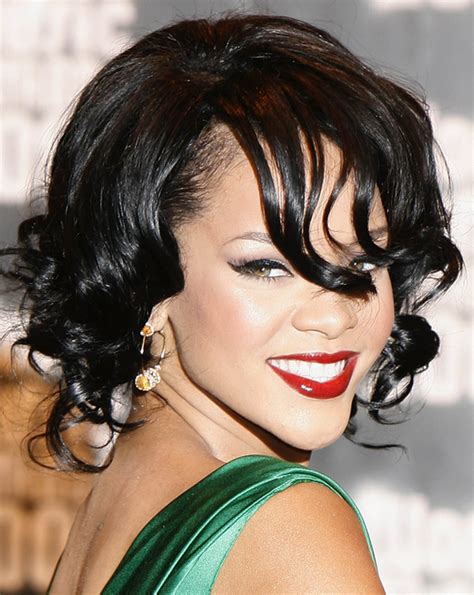 Rihanna Poznate Frizure Frizurehr