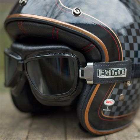 Quilted lining made of leather with contrasting colour stitching. Pin en Fer | Goggles and helmets