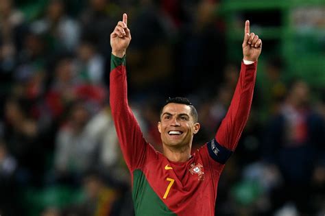 Cristiano Ronaldo Alcanza Los 200 Partidos Con Portugal