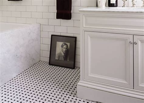 Here below we look at a selection of mosaic tile bathroom ideas. Mosaic Tile Floor Ideas for Vintage Style Bathrooms ...