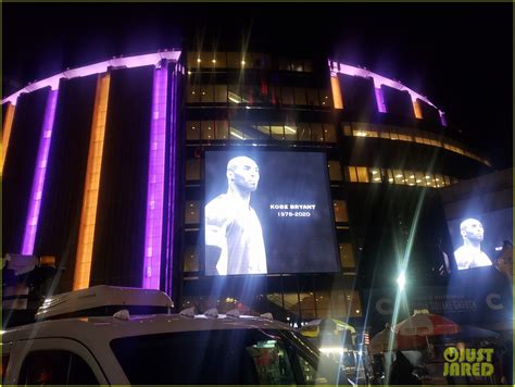 Madison Square Garden Pays Tribute To Kobe Bryant After His Death