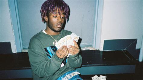 Lil Uzi Vert Is Sitting And Counting Money Wearing Green Tshirt Hd