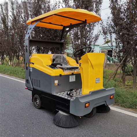 Ride On Road Sweeper