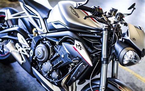 Triumph motorcycles malaysia has announced the price protection scheme for all their new unregistered bikes. Triumph Motorcycles Malaysia's "AWESOME DEALS AMAZING ...