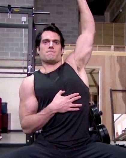 The henry cavill diet was to get him buff for the role as superman in man of steel. Superman Workout Week 2: Man of Steel Cutting Phase | Pop ...