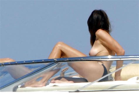 Cindy Crawford Showing Her Nice Big Tits On Yacht And Upskirt Paparazzi