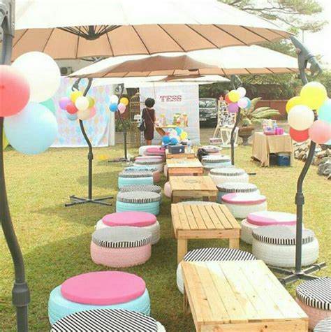 Konsep vintage ini tentunya menginspirasi model meja kursi cafe minimalis indoor dari material kayu pilihan dan rangka besi yang gambar meja kursi cafe plastik. 12 Contoh Meja Kursi Dari Palet Untuk Cafe Atau Warkop ...