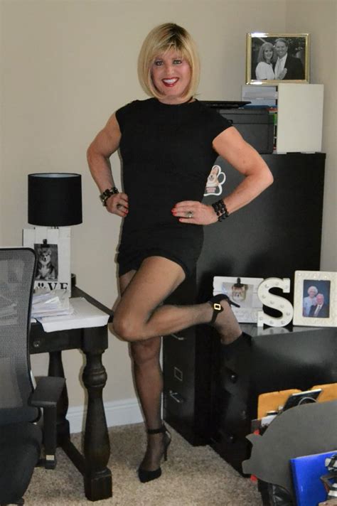 Theres A Lot Going On In This Picture Crossdresser Heaven