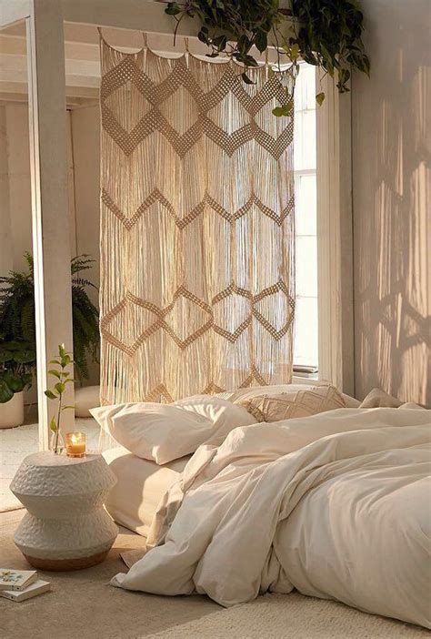Sekat ruangan minimalis modern, pembatas ruangan dari triplek, harga partisi ruangan per meter, pembatas ruangan murah meriah, pembatas ruangan dari kaca, partisi ruangan rumah minimalis, sekat ruangan bambu, jual sekat ruangan di bali, jual beli sekat ruang tamu minimalis modern. 7 Sekat Ruangan Kreatif untuk Rumah Minimalis