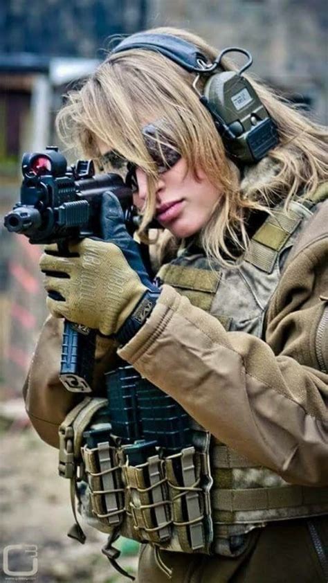 amazing wtf facts military girl women in the military army girl women with guns armed