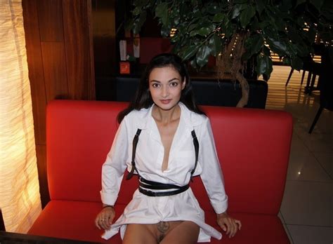 Sex Azeri Slutwife Naya Mamedova Neida Public Nude In Russia Image
