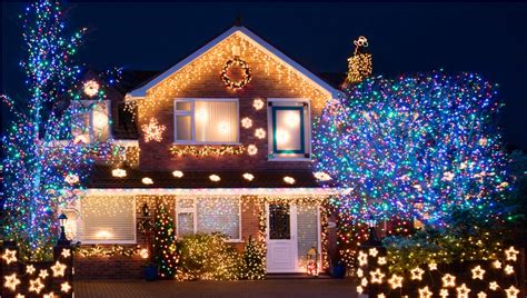 20 Home Christmas Light Ideas