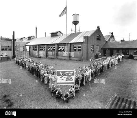 1940s Factory Hi Res Stock Photography And Images Alamy