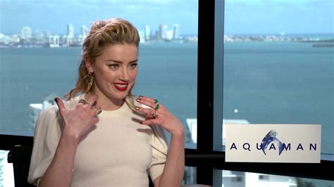Aquamans Amber Heard Interviewed By Zoe C Youtube