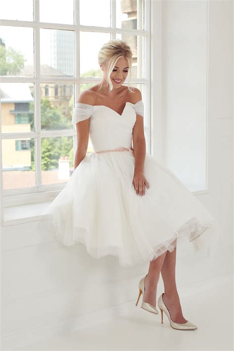 Mix & match parts of dresses, add accessories & hairstyles. Short Tule Wedding Dress | Vintage Ivory Dress | Fun ...
