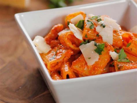 Quick And Easy Roasted Red Pepper Pasta Recipe Ree Drummond Food