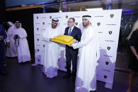 Worlds Largest Lamborghini Showroom Now In Dubai Lamborghini Dubai 16