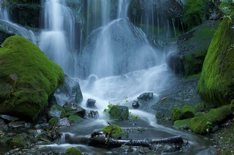 Download Nature Waterfall 4k Ultra Hd Wallpaper