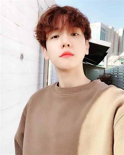 Exo S Baekhyun Posts A Selfie That Suits Valentine S Day And Trends On Twitter Kpopmap