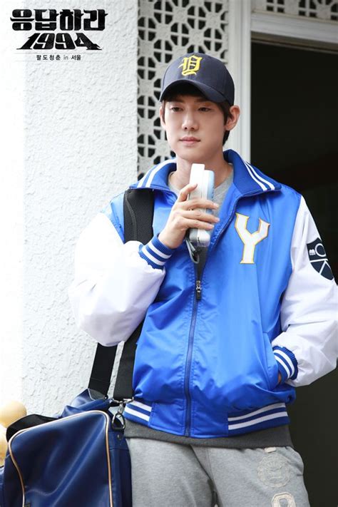 (one character connects the 3 series which is a character in '94). Reply 1994 | Pakaian