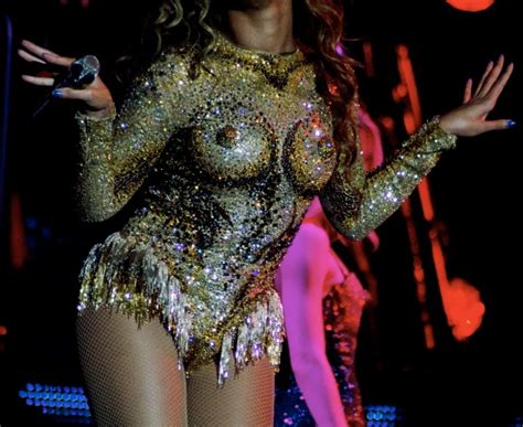 beyonce kicks off mrs carter world tour with crowd pleasers metro news