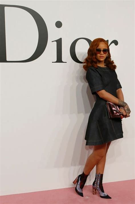 Ambassadrice à Tokyo Rihanna Flamboyante Au Défilé Dior