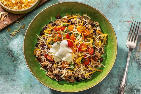At its heart, it's a one of the simple hellofresh recipes, but it's still. Southwestern Pork Burrito Bowls with Black Beans and Rice ...