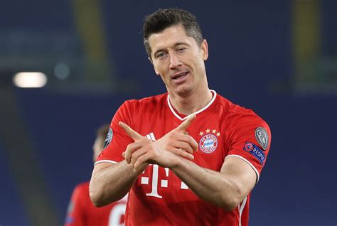 Lewandowski Hits Goal Landmark As Bayern Munich Hammer Lazio In Rome