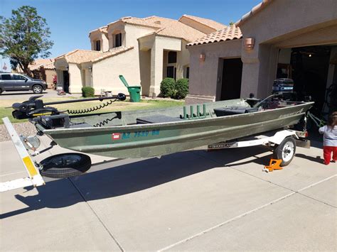 Alumacraft 14ft Flat Bottom Jon Boat For Sale In Mesa Az Offerup