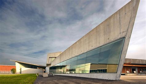 44 häuser in weil am rhein ab 600 €. Vitra Fire Station in Weil am Rhein. Zaha Hadid Architects ...