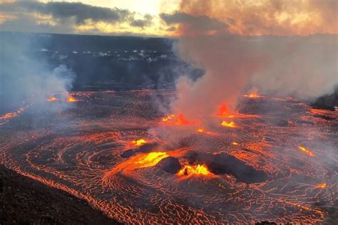 Gunung Berapi Kilauea Di Pulau Besar Hawaii Kembali Meletus