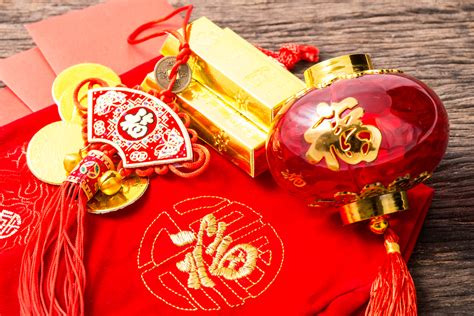 Let the tiger send these sparkling wishes on chinese new year. 5 Chinese New Year Traditions That Are Still Followed ...