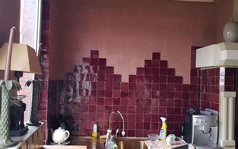 Marazzi bietet rote fliesen auch in farbtönen, die ins violett, orange und braun spielen, etwa purpur, rubin, koralle und chili. Zellige weinrot Wandfliesen rot Kacheln Tonfliesen