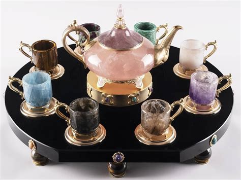 Mʏ Eꜱꜱᴇɴᴛɪᴀʟ Pʟᴀɴᴇᴛ On Instagram Who Needs This Crystal Tea Set In