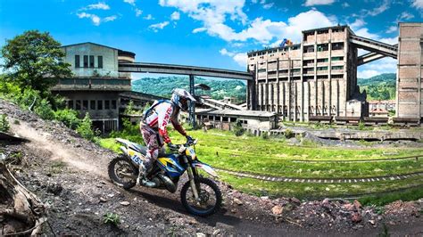 Unsolicited redesign of the current identity of said event. Slow Motion Hard Enduro - Red Bull Romaniacs 2013 - YouTube