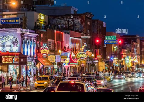 Country Musik Bars Am Broadway Nashville Tennessee Usa