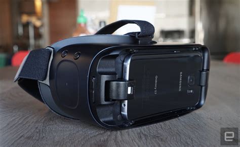 Samsungs New Gear Vr Is Its Most Comfortable And Immersive Yet Engadget