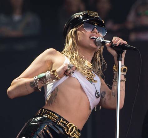 Miley Cyrus - Performs on the Pyramid - Glastonbury ... Demi lovato to dedicate single to her father.