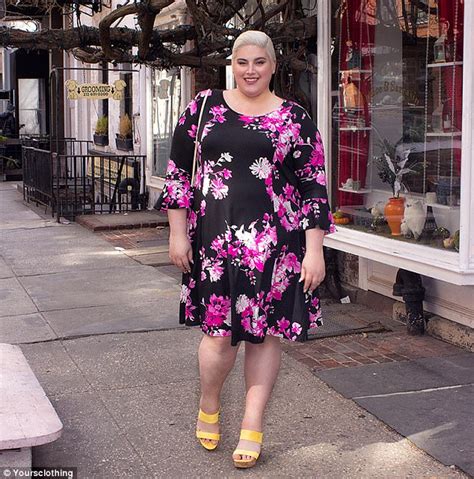 Plus Size Trans Model Gives Gender Fluid Fashion Tips Daily Mail Online