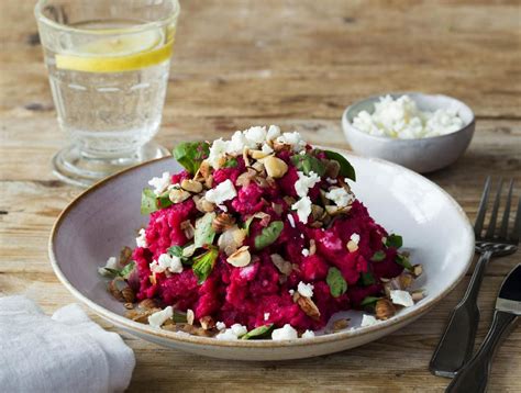 Lentestamppot met rode bieten feta en hazelnoten Zomerse smaken en de