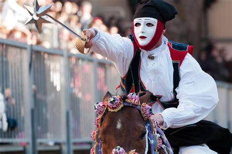 Situato nel centro storico della città, questo complesso fu eretto. La Sartiglia | L'antica giostra equestre di Oristano