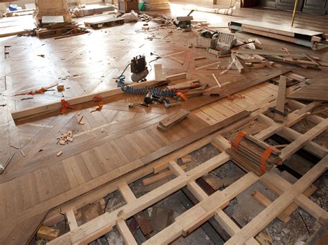 Ces parquets sont posés flottants ou collés directement sur une chape de ciment. Rénovation (ponçage) & pose de parquet à Nice - Me artisan ...