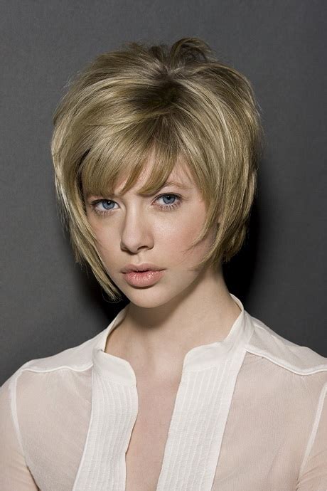 Short Layered Haircuts For Round Faces Style And Beauty