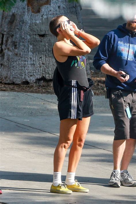 Maybe you would like to learn more about one of these? KATE HUDSON Shows Haircut on the Set Sister in Los Angeles ...