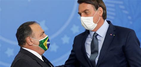 Ontem, o ministro da secretaria de governo. Pazuello continua internado, apesar de uma sequência de ...