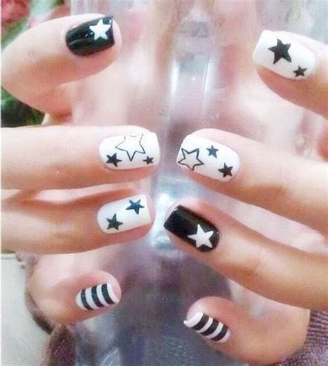 50+ Cool Star Nail Art Designs With Lots of Tutorials and Ideas - Hative