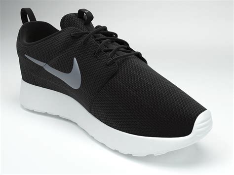 3d model of the mannequins in clothes. Nike Roshe One shoes 3D model | CGTrader