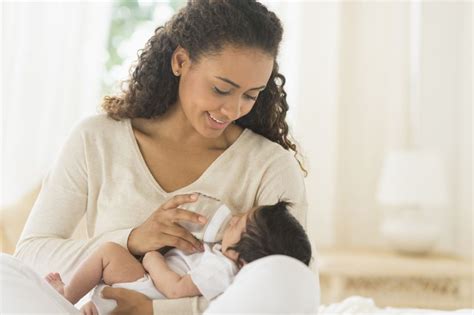 Can you breastfeed and formula feed a baby. Is It OK to Pump and Bottle Feed Instead of Breastfeed?